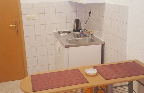 Sucuraj Apartment | Apartments and rooms Mira, (15573), Sućuraj, Croatia