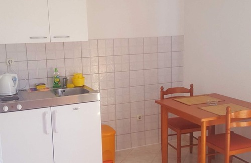 Sucuraj Apartment | Apartments and rooms Mira, (15574), Sućuraj, Croatia