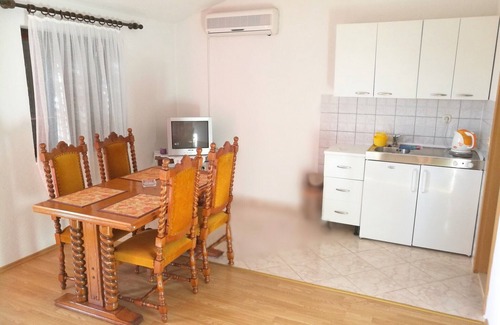 Sucuraj Apartment | Apartments and rooms Mira, (15575), Sućuraj, Croatia