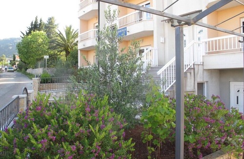 Stari Grad Apartment | Apartments Antonija, (12173), Stari Grad, hr