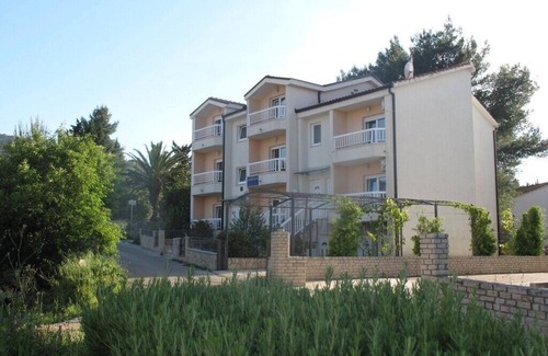 Stari Grad Apartment | Apartments Antonija, (12173), Stari Grad, hr