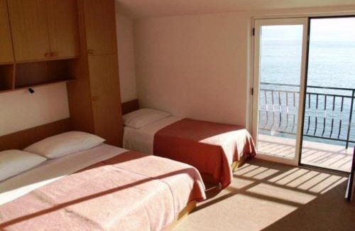 Brist Apartment | Apartments by the sea Brist, Makarska - 15465