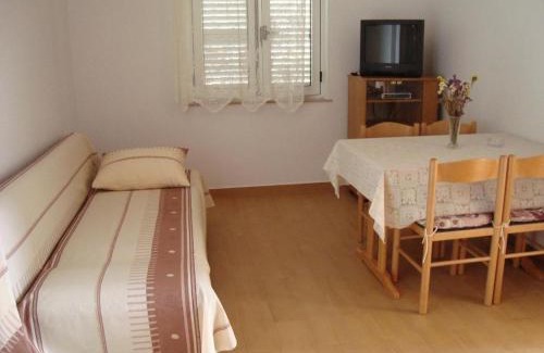 Brist Apartment | Apartments by the sea Brist, Makarska - 15465
