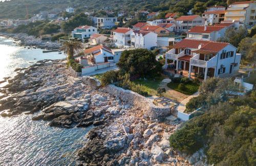 Milna Apartment | Apartments by the sea Milna, Vis - 8946