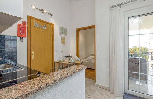Antonci Apartment | Apartments Covic/Apartment White with Balcony A2