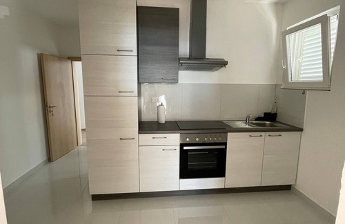 Turanj Apartment | Apartments Roko- One bedroom apartment with balcony and sea view (A3)