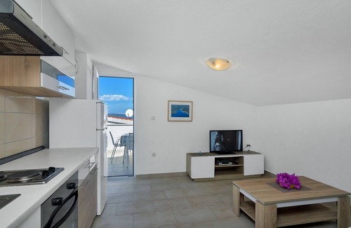 Pokrivenik Apartment | Apartments Igor (44141-A9) - Gdinj - island Hvar