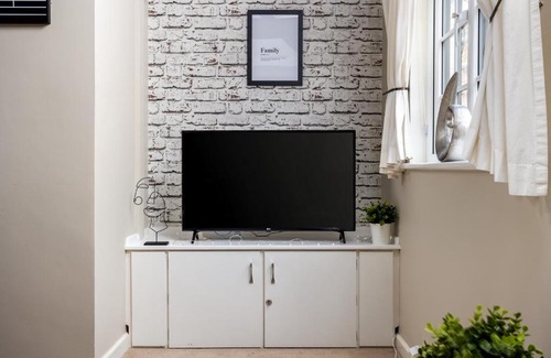 Cheltenham Apartment | Apartments in Cheltenham, United Kingdom