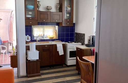 Paestum Villa | Apartments in Villa With private park and swimming pool, free wi-fi free parking.