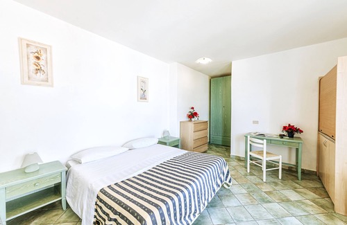 Casamicciola Terme Apartment | Apartments in the green with swimming pool