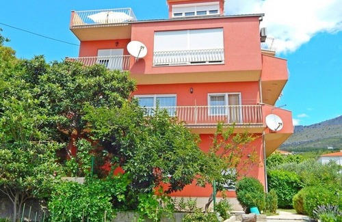 Podstrana Apartment | Apartments Ivan, (14054), Podstrana, hr