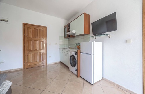 Istok Apartment | Apartments Ivo (36191-A3) - Makarska