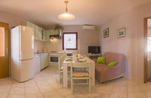 Milna Apartment | Apartments Jukica - Three Bedroom Apartment With Sea View