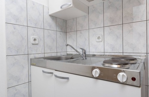 Ruskamen Apartment | Apartments Mirko (57381-A6) - Lokva Rogoznica