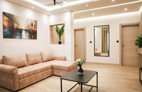 Bijela Apartment | Apartments N & S - Private Parking & 1 minute to the Beach