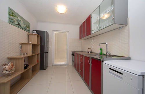 Igrane Apartment | Apartments Nina & Mili (78581-A2) - Igrane