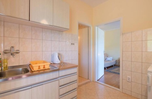 Molunat Apartment | Apartments Saulan - One Bedroom Apartment with Balcony and Garden View (Molunat)