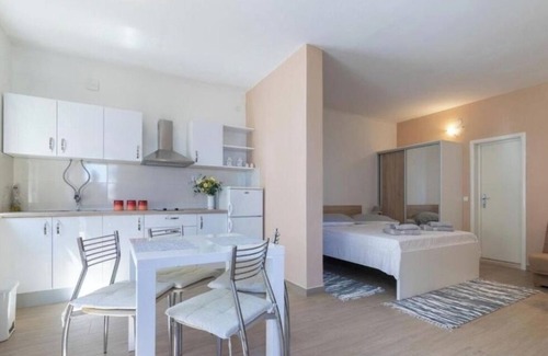 Selca Apartment | Apartments Tončica, (2964), Selca, hr