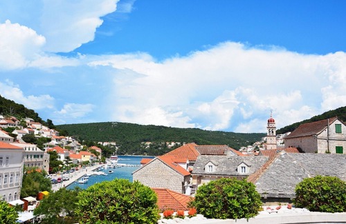 Pucisca Apartment | Apartments Tonka, (14491), Pucišca, hr