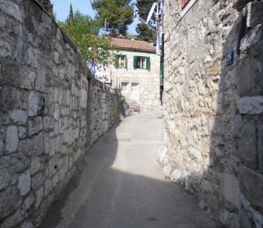 Split Apartment | Apartments Varos