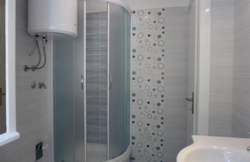 Split Apartment | Apartments Varos