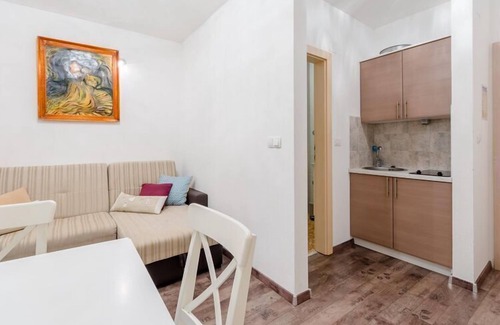 Okrug Donji Apartment | Apartments Villa Kameja - One Bedroom Apartment with Balcony and Nature Reserve View (Zeleni)