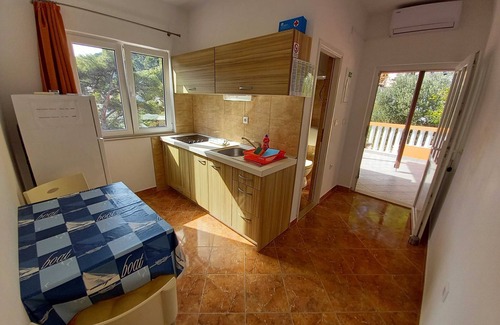 Sobra Apartment | Apartments Vinko Mljet- One-Bedroom Apartment with Terrace (A5)