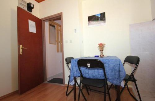 Cove Rogacic Apartment | Apartments with a parking space Vis - 8869