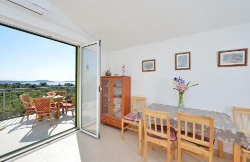 Vinisce Apartment | Apartments with parking space Cove Ljubljeva, Trogir - 18371