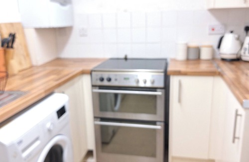 Huntingdon Apartment | ApartmentSleeps4-Parking-NearHuntington-PetsOK