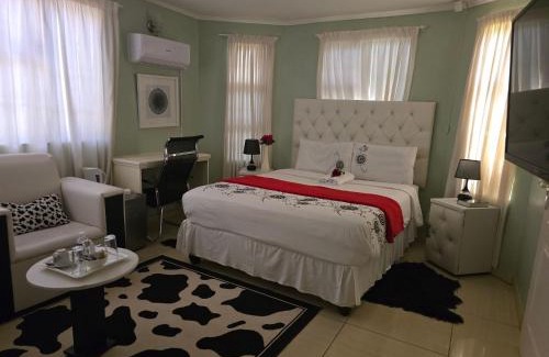 Tlokweng Cabin | Apelles Palace Guest House - Staycation of choice - Home away from yours