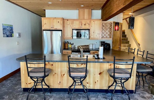 Okanagan-Similkameen House | Apex Mountain ~ Everything you need to relax