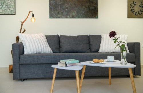 Alithini Apartment | Aphrodite Mountain View