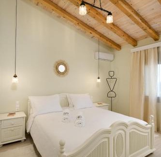 Alithini Apartment | Aphrodite Mountain View