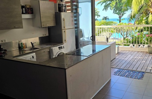Arue Apartment | API DAYS SUITE Lafayette Beach Apartment in beachfront hotel residence.