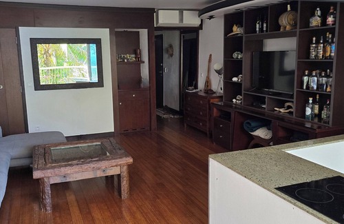 Arue Apartment | API DAYS SUITE Lafayette Beach Apartment in beachfront hotel residence.