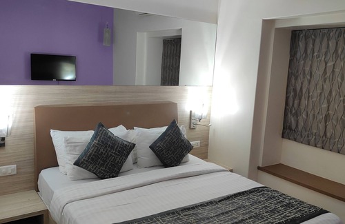 Wellington Pier Cabin | Apollo Guest House