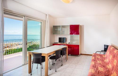 Lignano Sabbiadoro Apartment | Appartamenti BIANCO NERO
