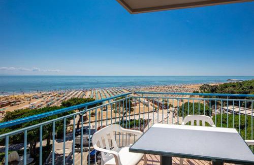 Lignano Sabbiadoro Apartment | Appartamenti BIANCO NERO