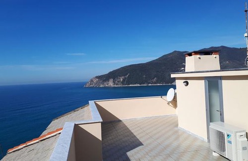 Moneglia Apartment | Appartamenti Enrica with amazing view