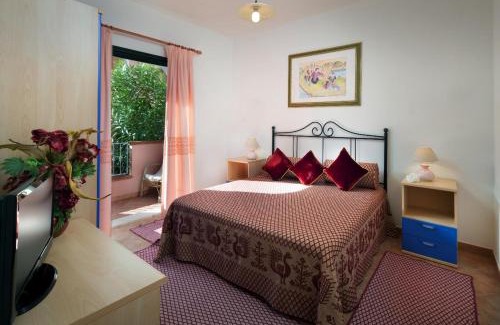 Sos Alinos Apartment | Appartamenti Le Ginestre e Gli Oleandri