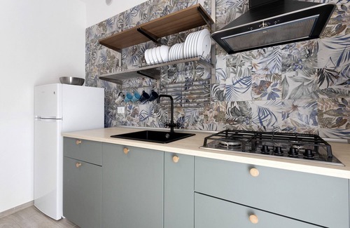 Fiumaretta Apartment | 'Appartamento 3' Near the Beach with Wi-Fi & Balcony