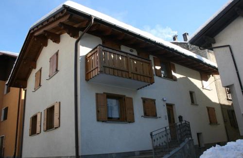 Isolaccia Apartment | Appartamento Genziana