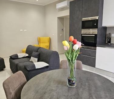 Lagaccio Apartment | Appartamento in centro a 250m stazione di principe