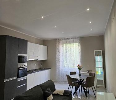Lagaccio Apartment | Appartamento in centro a 250m stazione di principe