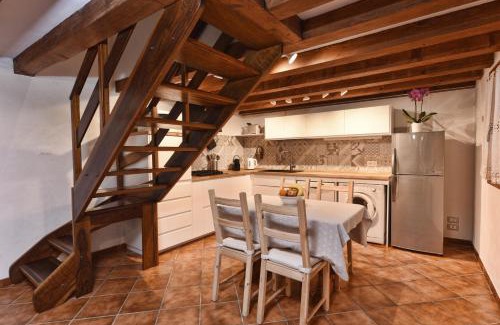 Castello Apartment | Appartamento in Ruga Giuffa