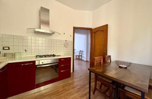 La Foce Apartment | Appartamento per 6 persone nella natura - zona collinare residenziale La Spezia - 15 minuti dalla stazione - Val di Vara Trekking 5 Terre