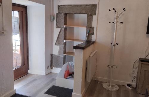 Besse-en-Chandesse Apartment | Appartement Le Paradou à Besse