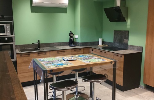 Brison-Saint-Innocent Apartment | Appartement Dans Villa en RDC