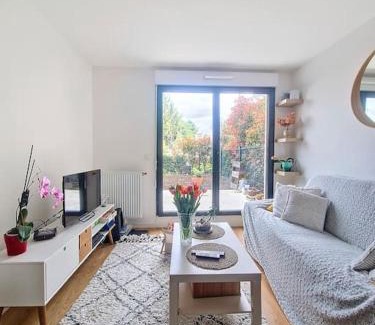 Saint-Cyr-l'Ecole Apartment | Appartement à louer 2 pièces